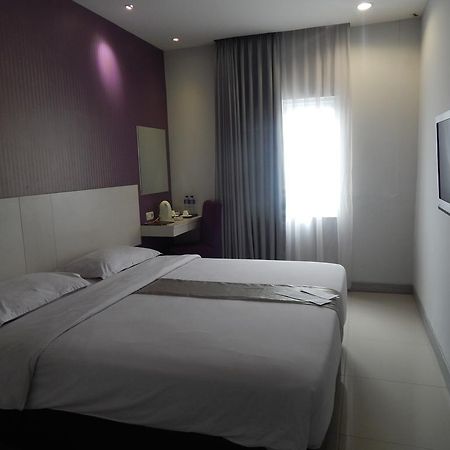 Hotel Vio Surapati Bandung Exterior foto