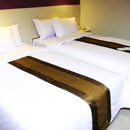 Hotel Vio Surapati Bandung Exterior foto